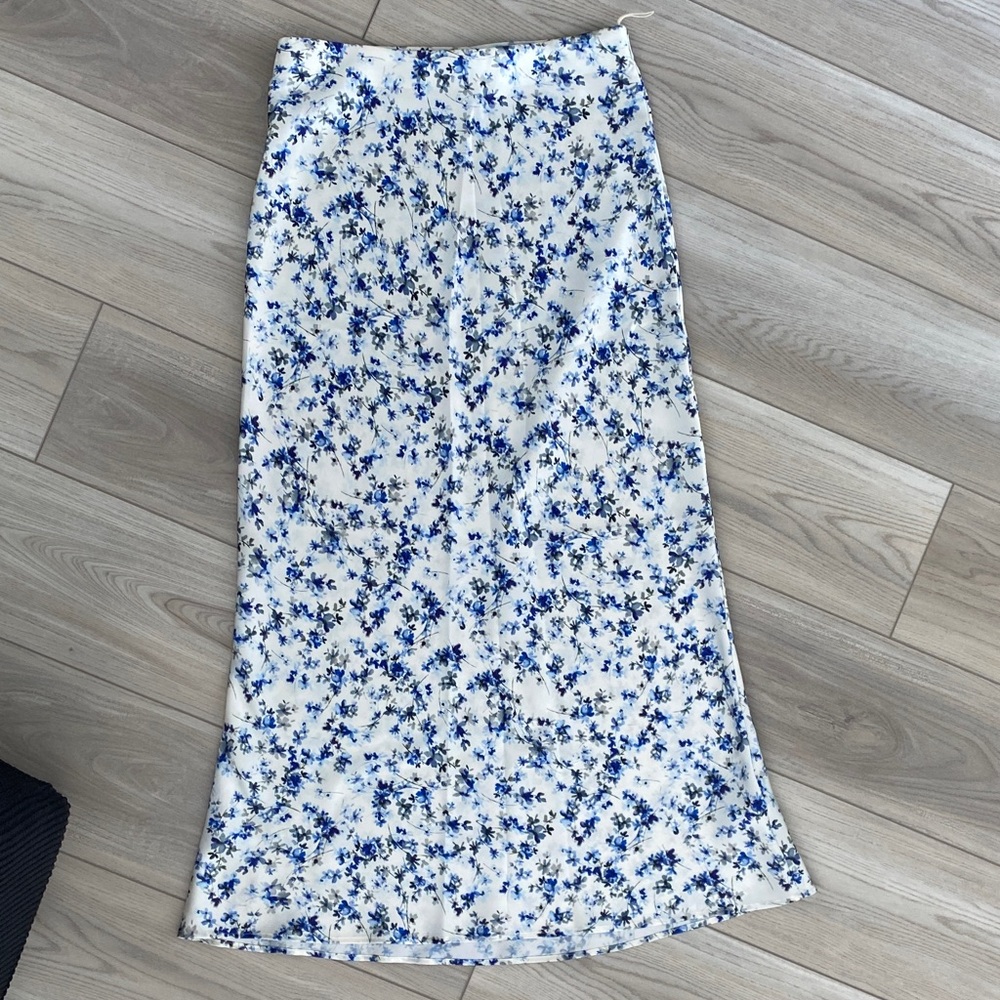 Zara Blue and White Floral Maxi Skirt